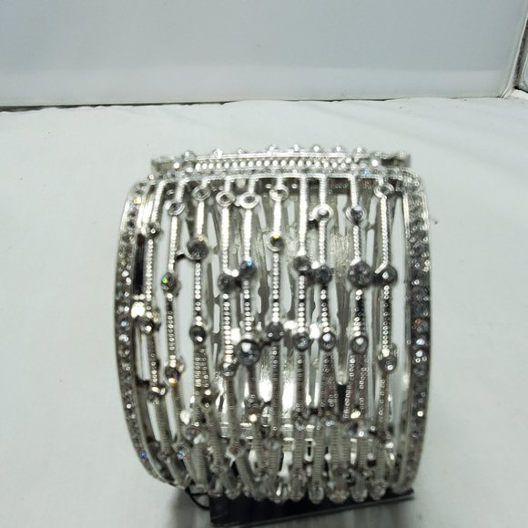 Cache rhinestone silver hinged metal bangle bracelet - Picture 3 of 8